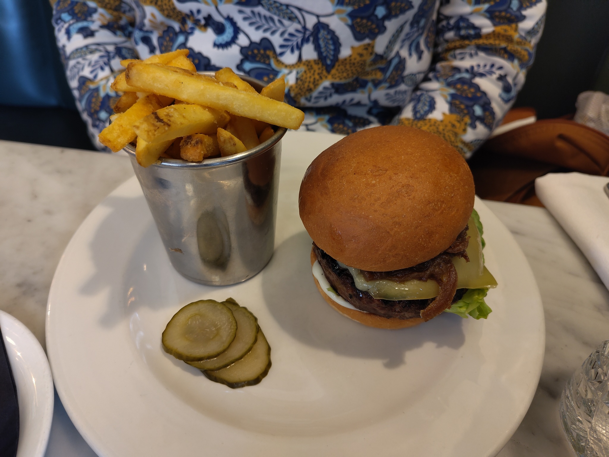 Beef Burger with Chips and Pickles